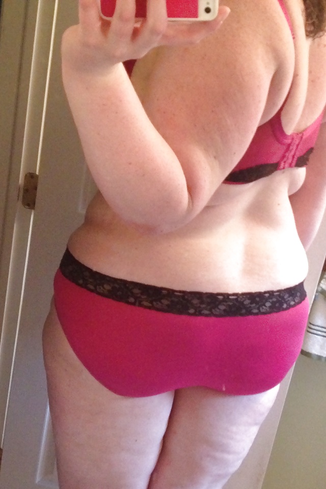 Sex Teasing the Hubby with cell pics :) image