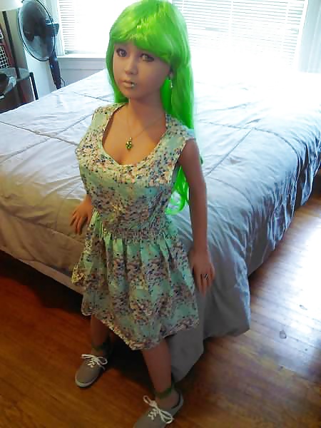 Sex Nina's green dress image