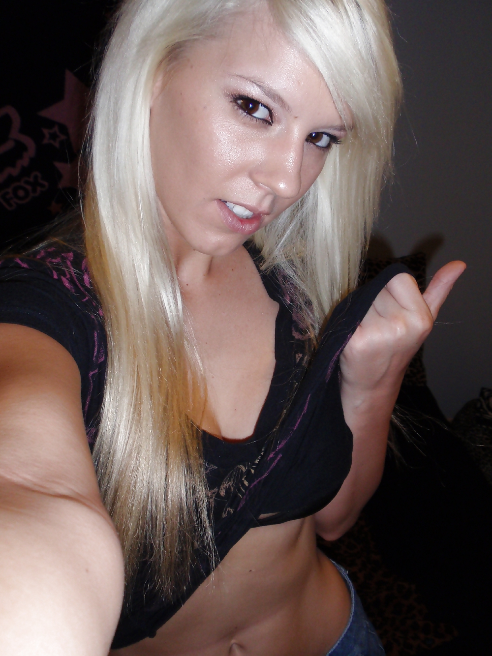 Sex blondy selfshot image