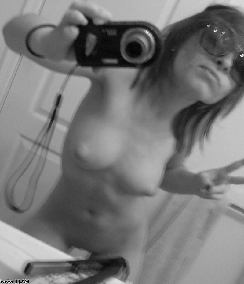 Sex Amateur Teenies: Self Shots 2 image