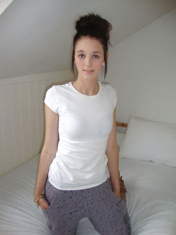 Sex British Whore - Tara, 18, Wakefield image