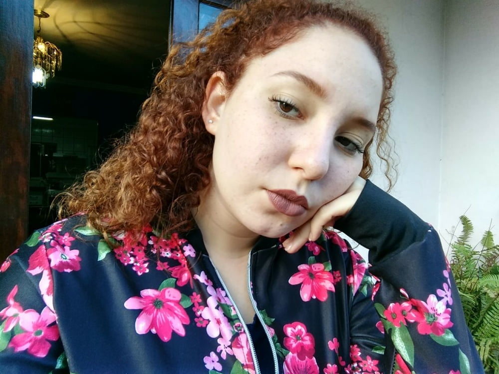 Redhead slut girlfriend- 33 Photos 
