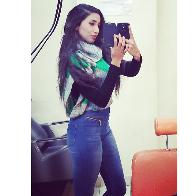 Sex Arab beauty 39 - Cum on her image