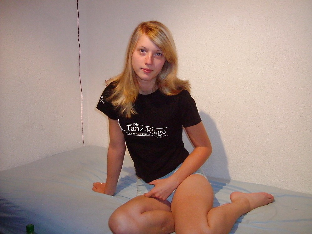 Sex VICKY - GERMAN HOT TEEN image