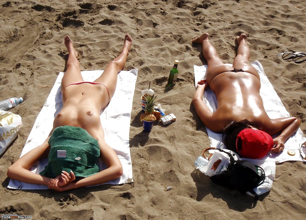 Sex Amateur gf sunbathing nude image