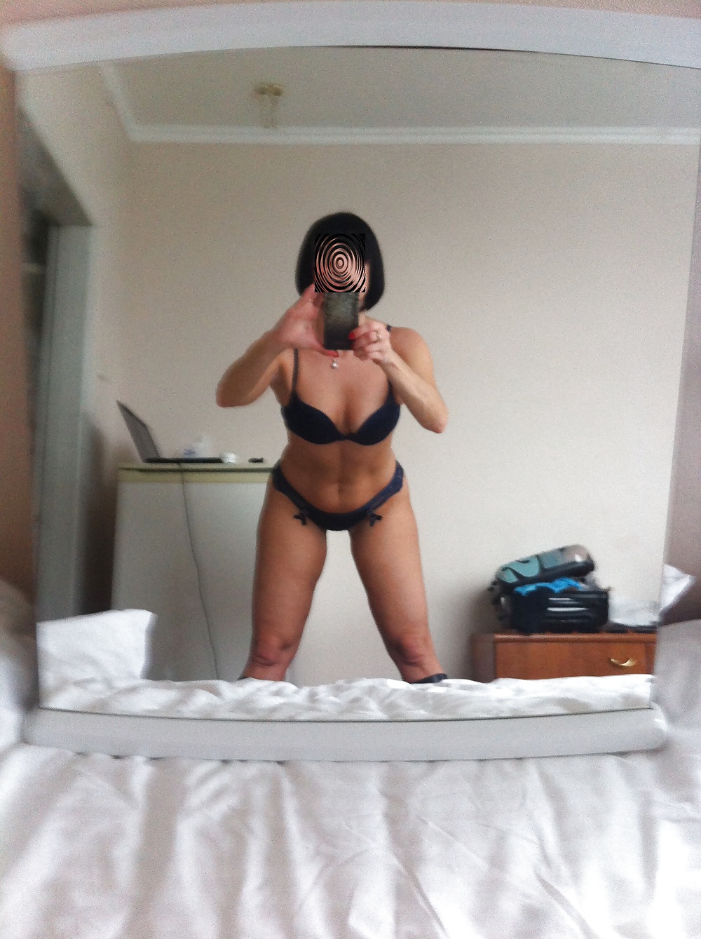 Sex Hotel mature beauty exhib and selfie in the hotel room image