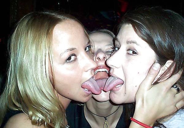 Sex amateur teens - kissing image