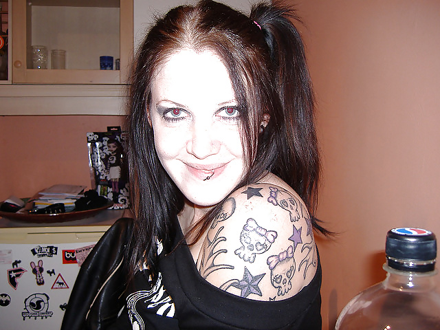 Sex Emo girls with nice tattoos image