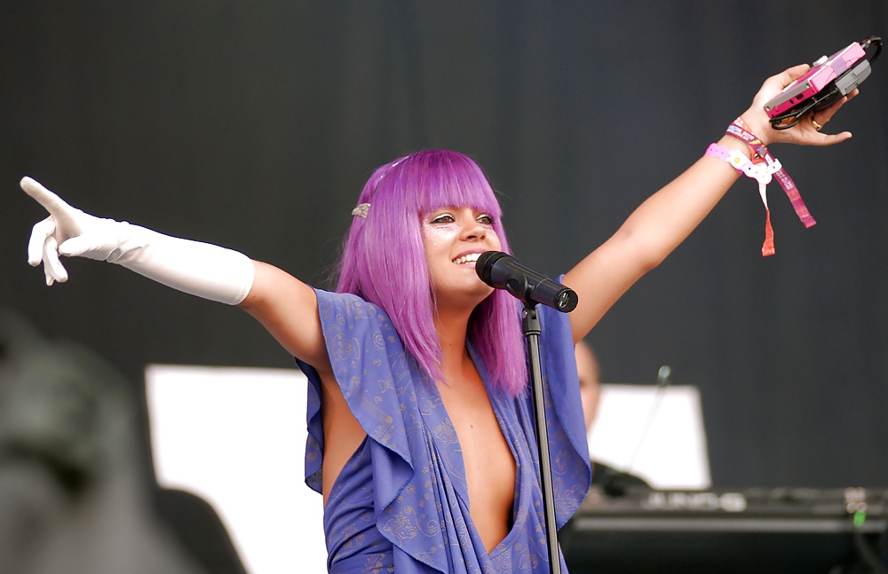 Who sexually assaulted lily allen