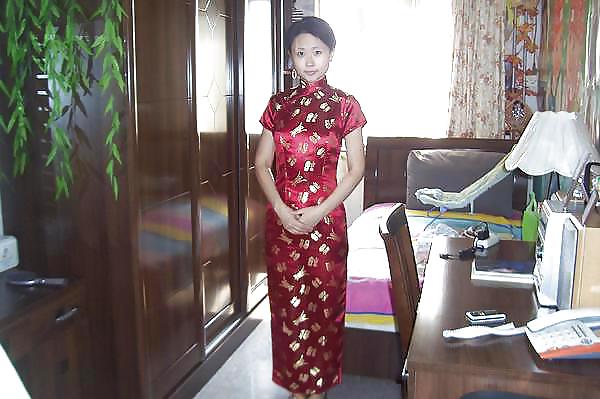 Sex Single Asian girl in Cheongsam image