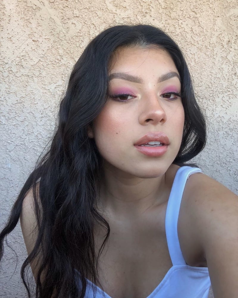 Lilly Perez Sexy Mexican and her friends - 28 Photos 