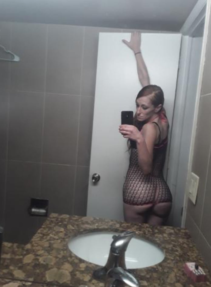 South Florida Motel Slut - 8 Photos 