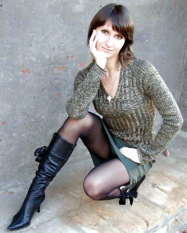 Sex Hot MATURES & MILFS In BOOTS...(1) image