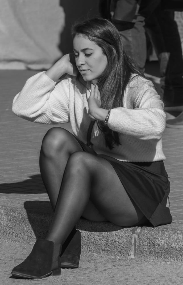 Pantyhose and Stockings in BW (Modern) - 32 Photos 