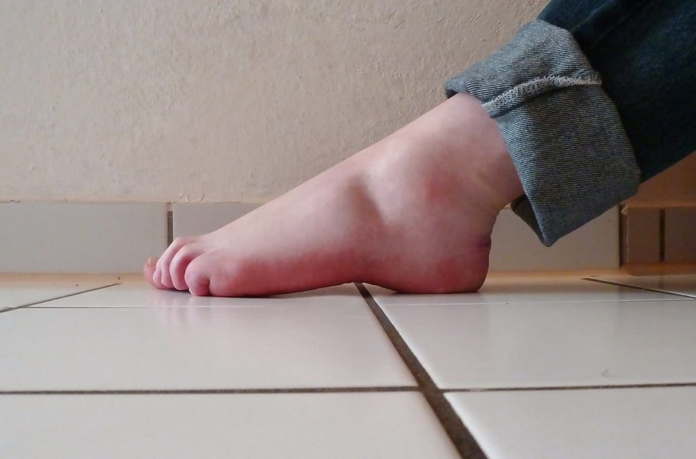 Sex GF Cute Swollen Work Feet image