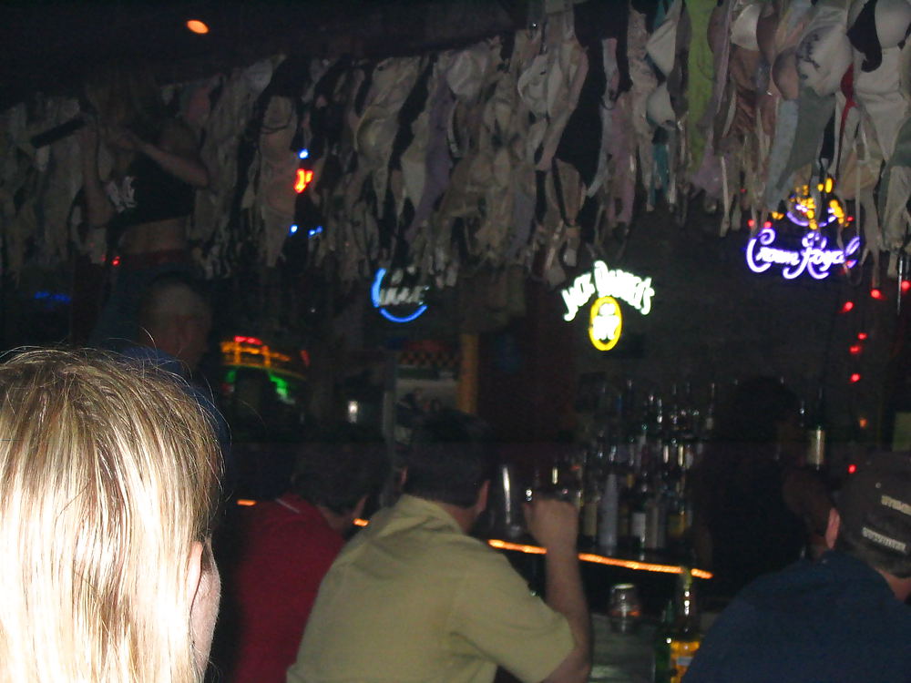 Sex Girls dancing on the bar, including Coyote Ugly image