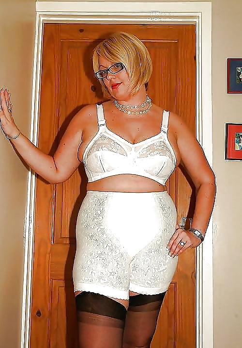 Granny Milf Mature Corsets And Girdles 2 28 Pics Xhamster 3293