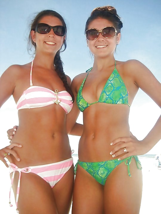 Sex Amateur young slut in bikini image