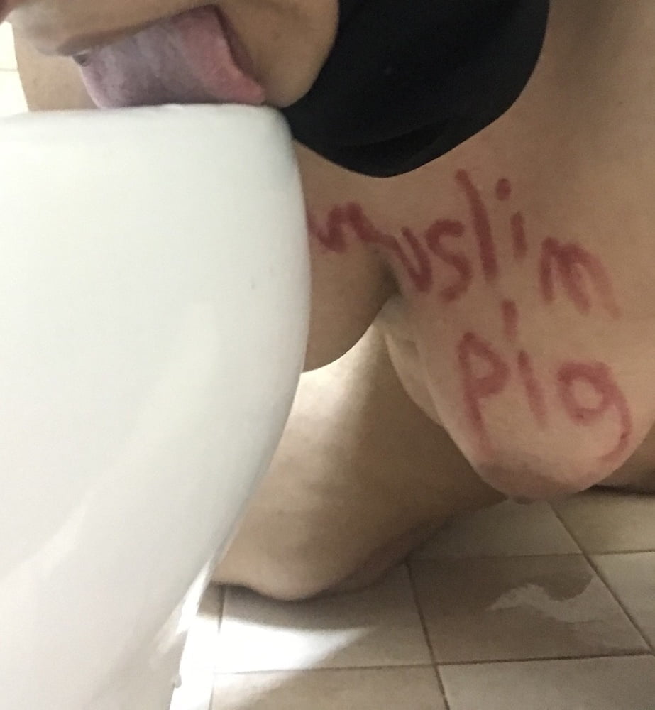 Fat muslim cleaning slave - 11 Photos 