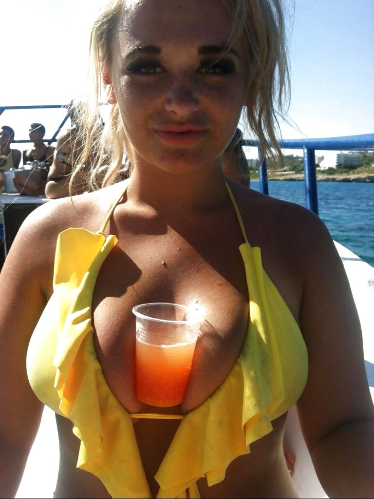 Sex I wasn't looking at your tits, Honest. image