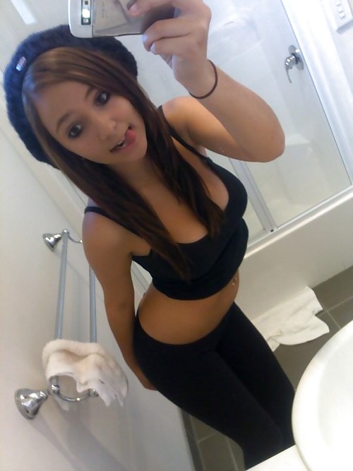 Sex Teen Facebook Selfshots - Real Amatuers image