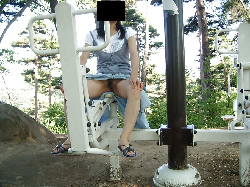 Sex Korean women upskirt image