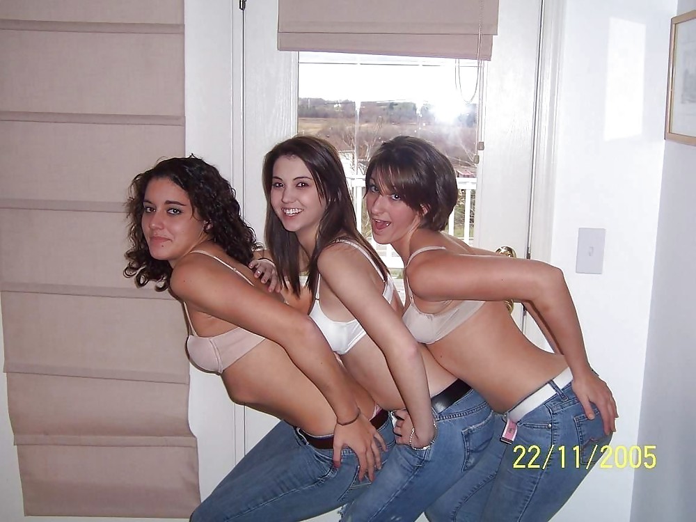 Sex Horny girls in jeans LV image