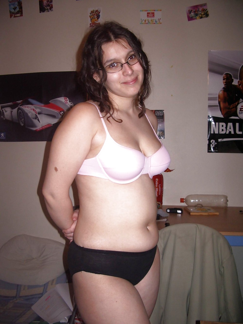 Sex FRENCH CHUBBY TEEN POSING FOR HER BOYFRIEND image