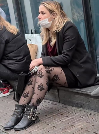 voyeur pantyhose legs         