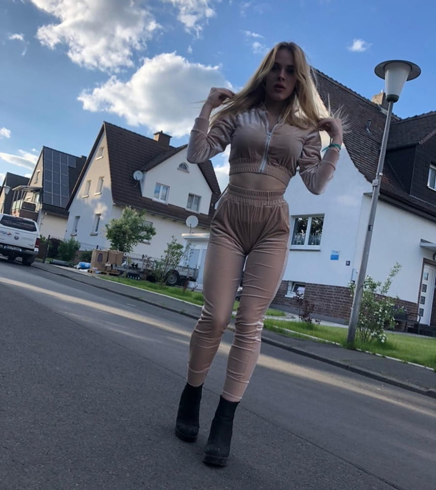 Sex Junge Stuten August 2019 image