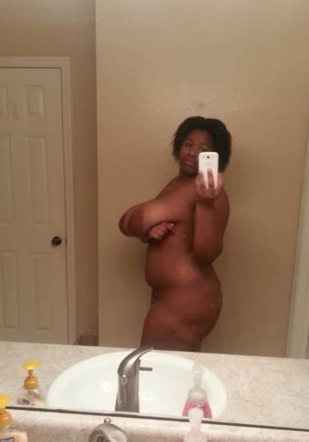 BBW ebony selfshot - 16 Photos 