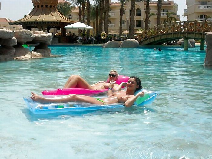 Sex les copines en vacances image