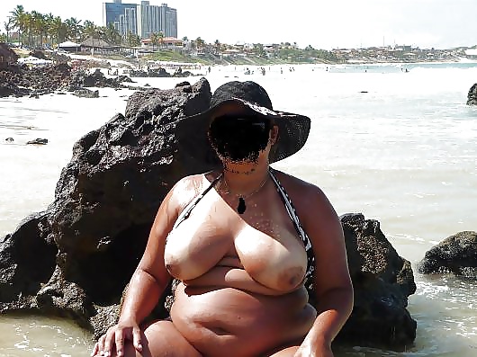 Sex Gordinha gostosa na praia image