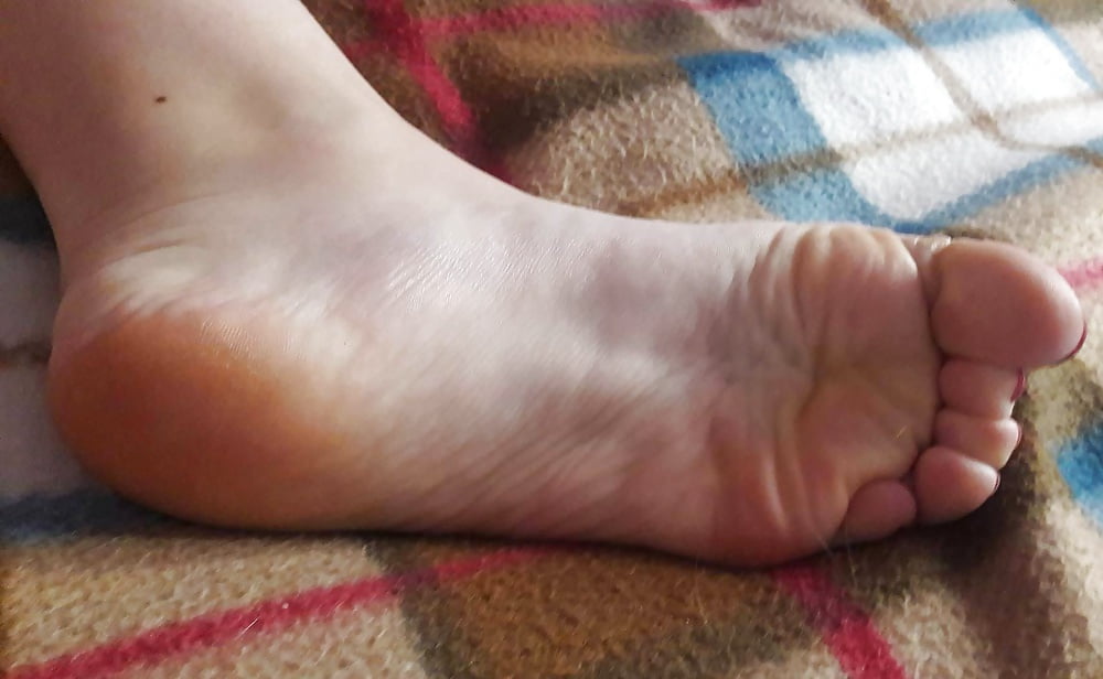 Sex Marina's sexy (size 38) feet, part 2Her image