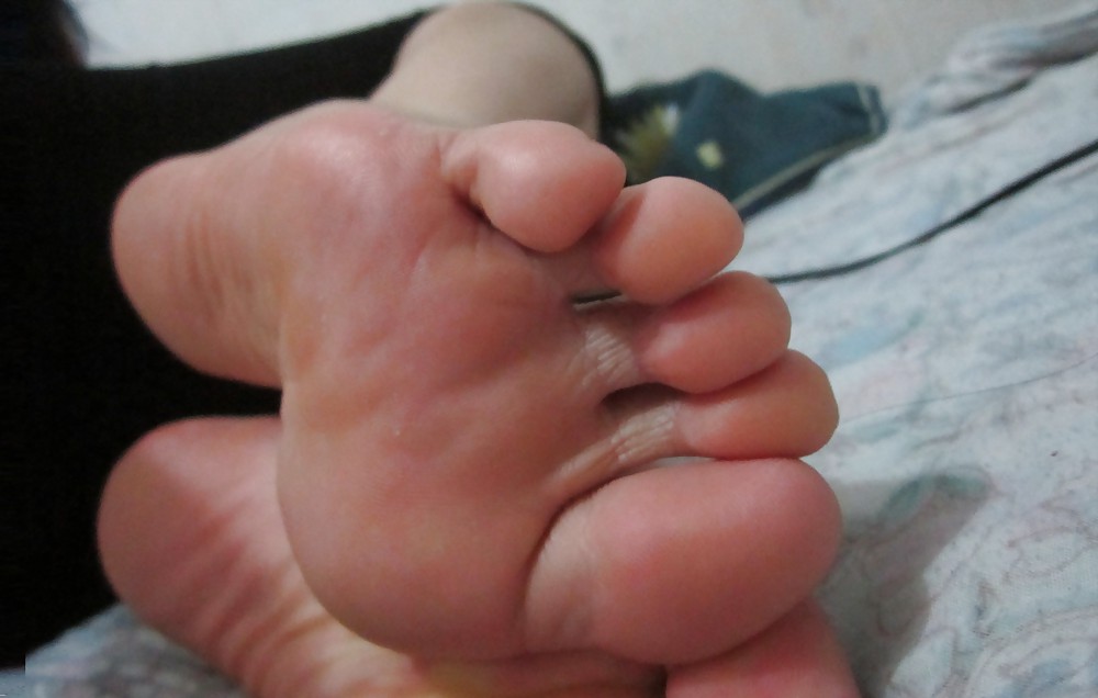 Sex Asian feet and foot fetish. My chinese girlfriend's soles! image