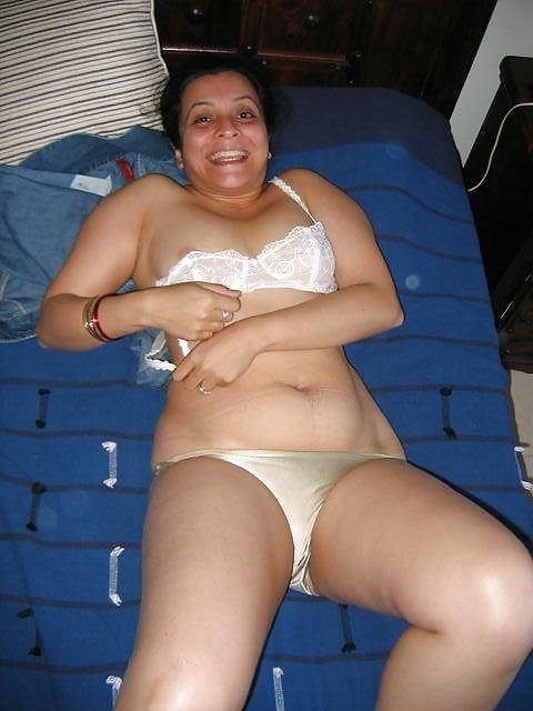 Sex INDIAN GIRLS ARE SO SEXY V image