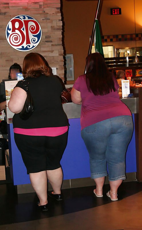 Sex SSBBW clothed & public 2 image