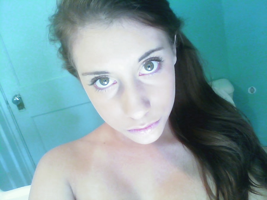 Sex Amateur - Horny girl # 1 image