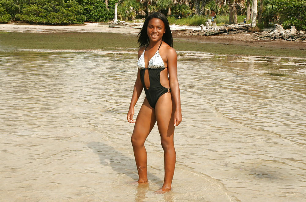 Sex CUTE BLACK TEENS ON THE BEACH III image