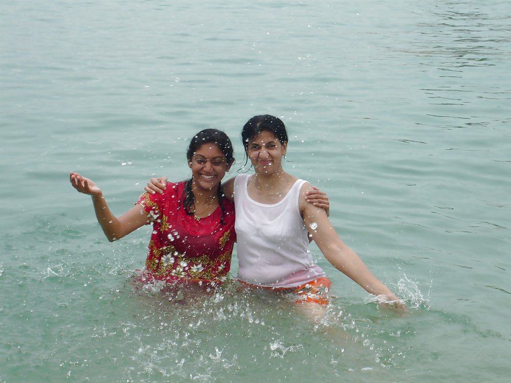 Indian girls bathing videos download