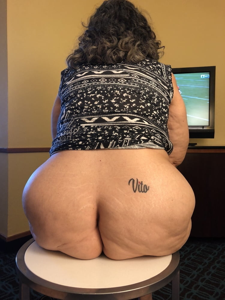 The ULTIMATE PAWG MILF - 16 Photos 