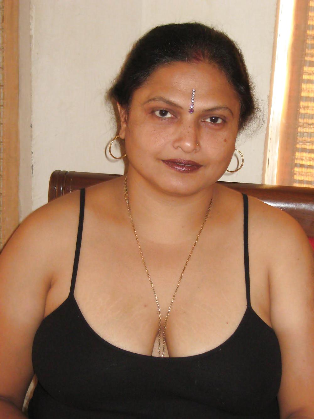 Sex HOT INDIAN MATURE image