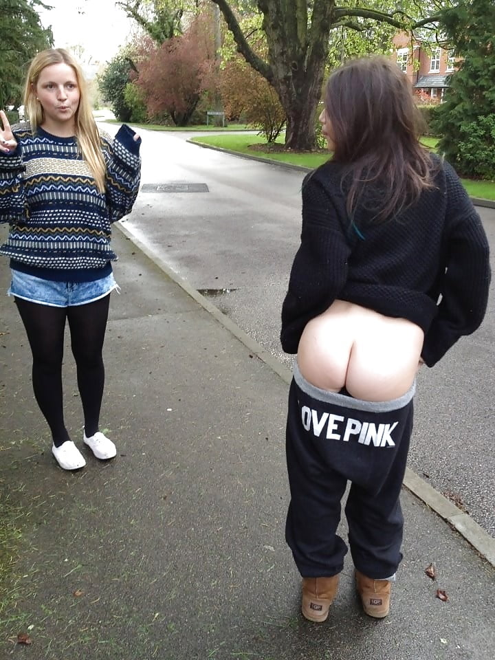 Sex Young Asses Mooning Teens Archive image