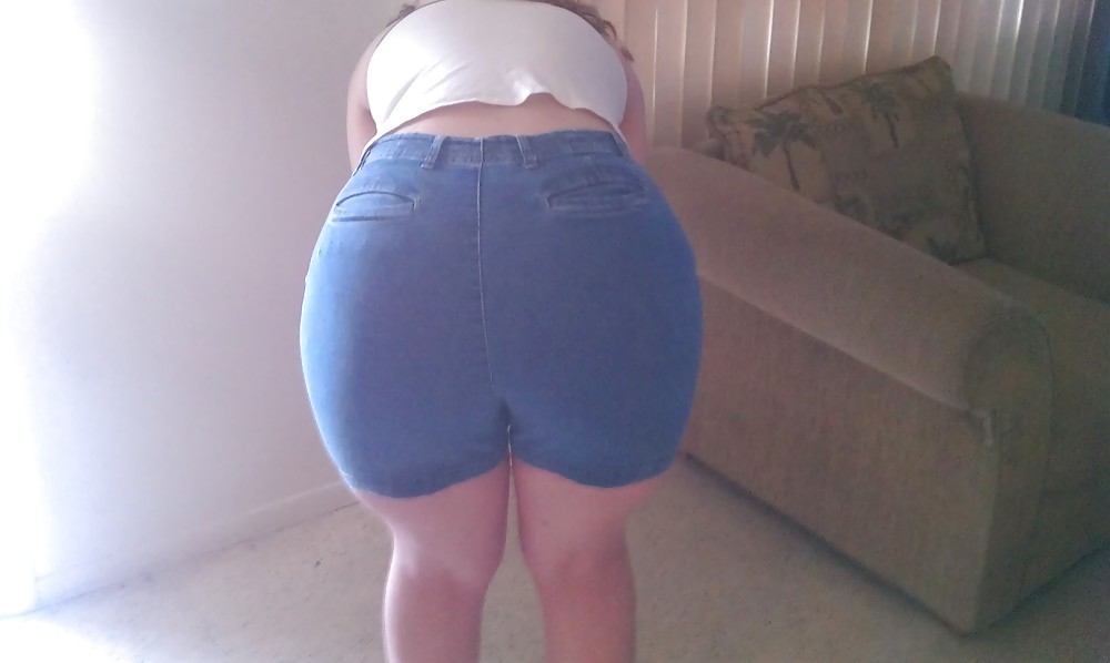 Sex Wifeys big ass fitting in them old jeans again image