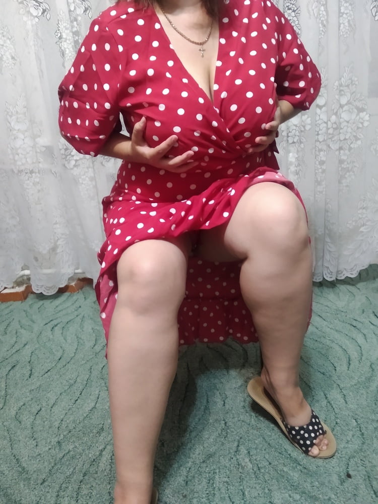Milf in red dress ))) - 12 Photos 