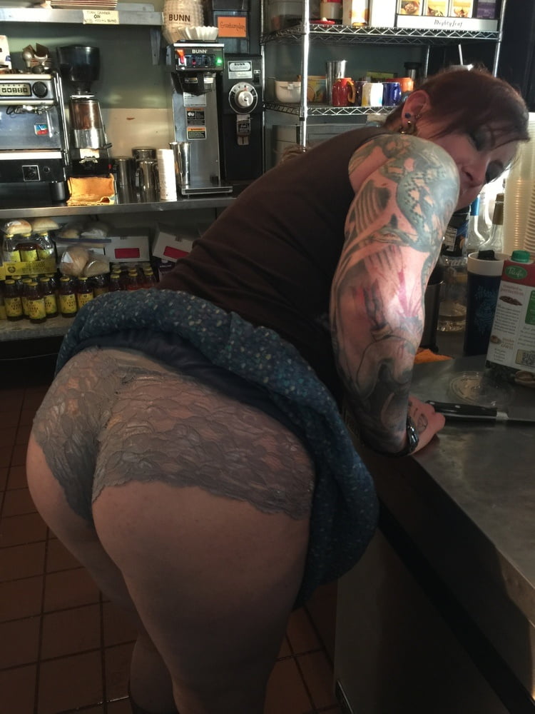 Waffle House Bi Chic- 4 Photos 