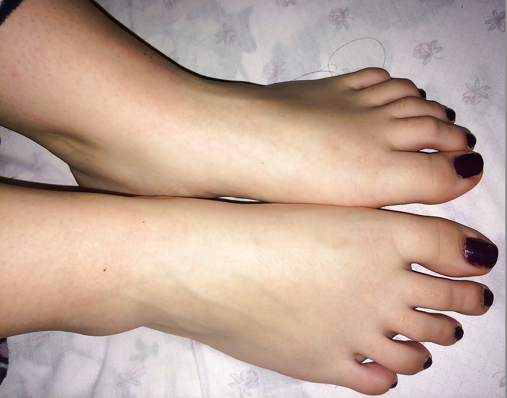 Sex Rena's sexy (size 38) feet image