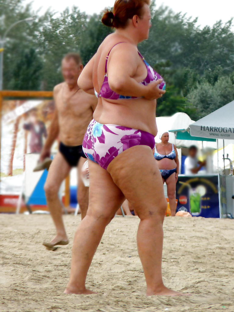 Sex Russian women on the beach! image