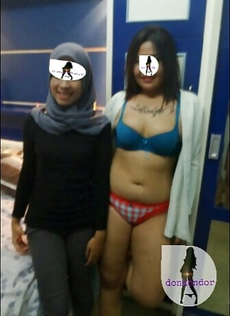 Sex Indonesian Threesome With Bisexual Jilbab Girl Image