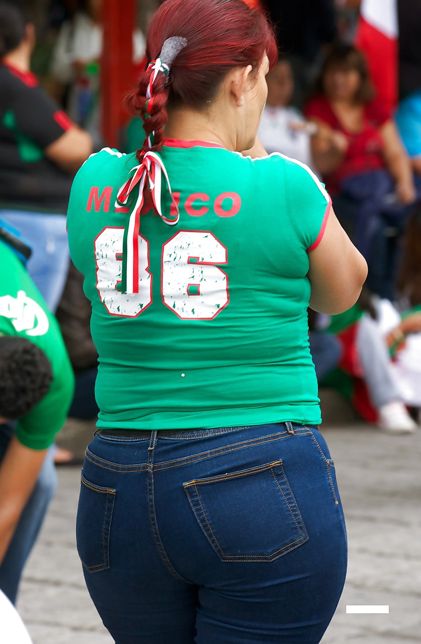 Candid Mexican MASSIVE ASS Mo